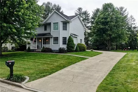 104 Pinedale Dr, Dover, OH 44622