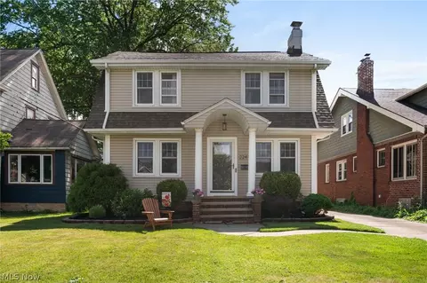 2241 Arthur Ave, Lakewood, OH 44107