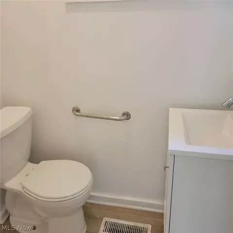 52 Eagle St, Madison, OH 44057 photo 3