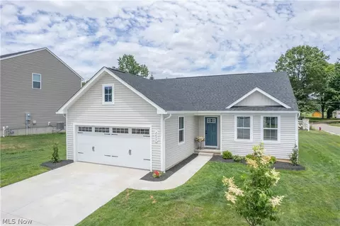 2655 Elkford Cir NE, Canton, OH 44721