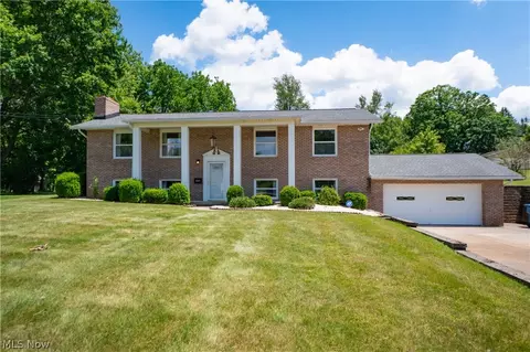 2421 Fairview Rd, Uniontown, OH 44685