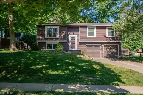 630 Berkshire Dr, Medina, OH 44256