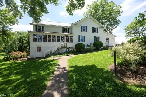 12201 King Church Ave NW, Uniontown, OH 44685