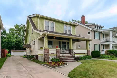 9815 Parkview Ave, Garfield Heights, OH 44125