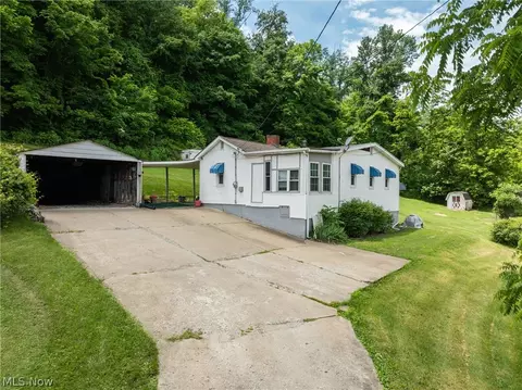 23339 W 23rd St, Bellaire, OH 43906