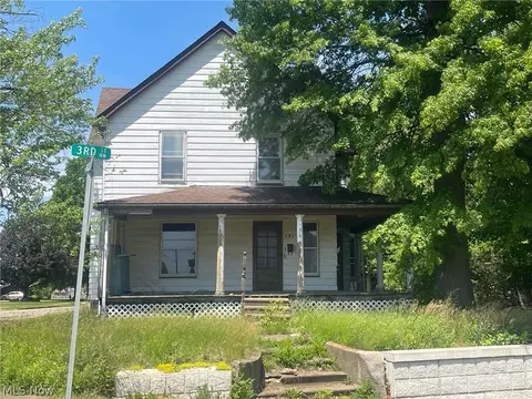 151 3rd St NW, Strasburg, OH 44680