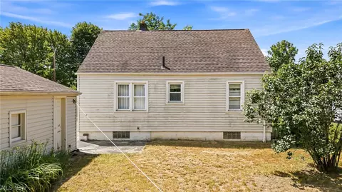 Exterior - 47 Renee Dr, Struthers, OH 44471 photo 3 of 3