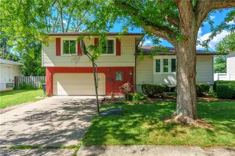 13548 Holland Rd, Brook Park, OH 44142