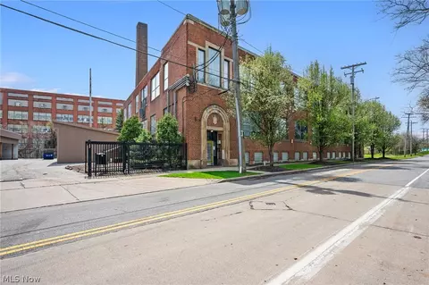 8205 Franklin Blvd #5, Cleveland, OH 44102