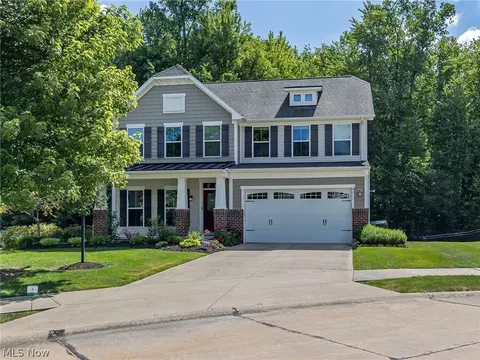 9011 Moss Pointe Cir, Olmsted Twp, OH 44138