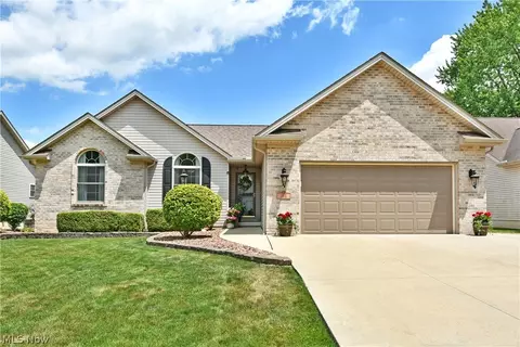 1458 Birch Run Dr NE, Warren, OH 44483