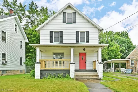 343 E Liberty St, Girard, OH 44420