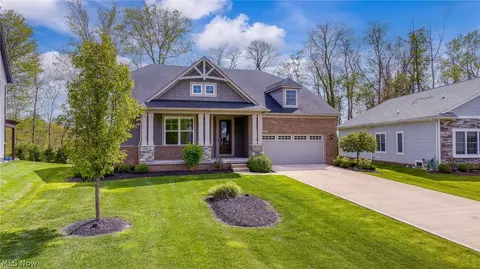 116 Orange Lake Dr, Moreland Hills, OH 44022