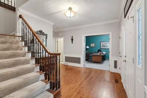 Entry Way - 6460 Laura Ln, Solon, OH 44139 photo 1 of 3