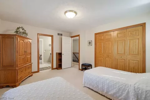 Bedroom - 6460 Laura Ln, Solon, OH 44139 photo 2 of 10