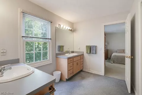 Bath - 6460 Laura Ln, Solon, OH 44139 photo 5 of 10