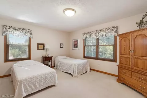 Bedroom - 6460 Laura Ln, Solon, OH 44139 photo 1 of 10