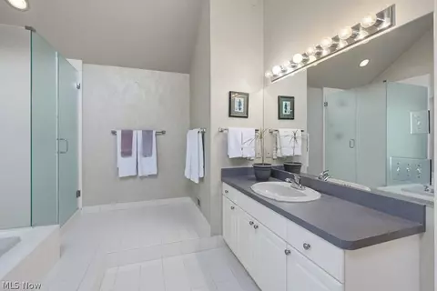 Bath - 6460 Laura Ln, Solon, OH 44139 photo 8 of 10