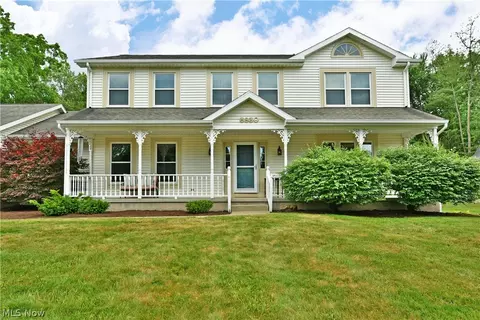 8930 Echo Lake Dr NE, Warren, OH 44484