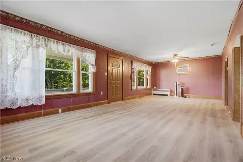 Living - 759 Runkle Avenue Ext, Ashtabula, OH 44004 photo 3 of 4