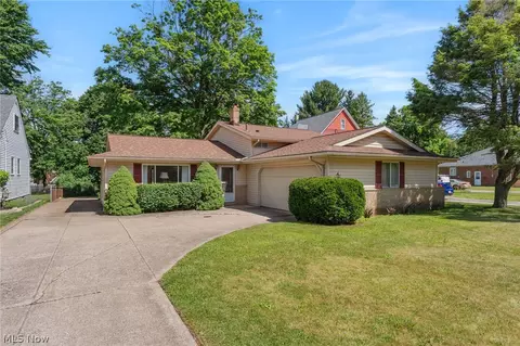 21820 Mastick Rd, Fairview Park, OH 44126