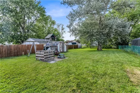 Exterior - 567 Walnut St, Elyria, OH 44035 photo 3 of 3