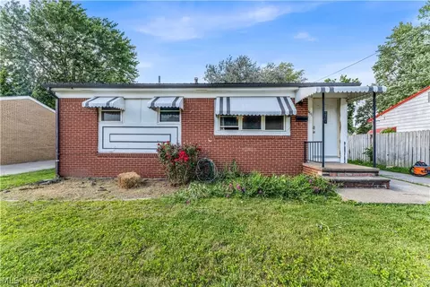 567 Walnut St, Elyria, OH 44035