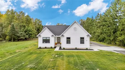 27261 Cook Rd, Olmsted Twp, OH 44138