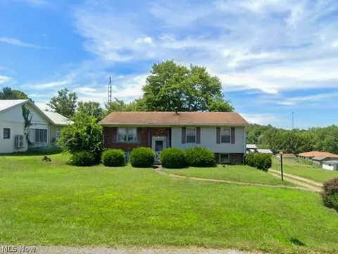 20371 Skyline Dr, Wellsville, OH 43968