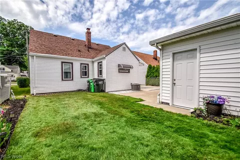 Exterior - 30104 Phillips Ave, Wickliffe, OH 44092 photo 6 of 6
