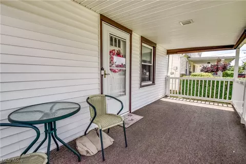 Exterior - 30104 Phillips Ave, Wickliffe, OH 44092 photo 2 of 6