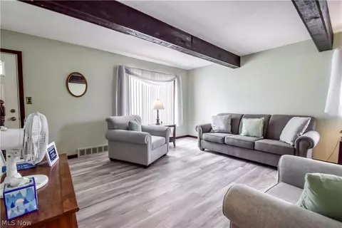Living - 30104 Phillips Ave, Wickliffe, OH 44092 photo 3 of 3