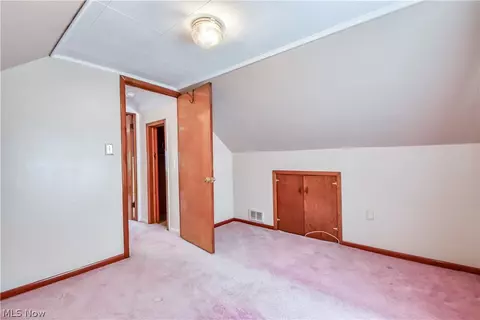 Bedroom - 30104 Phillips Ave, Wickliffe, OH 44092 photo 6 of 9