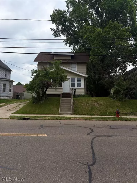 2815 11th St SW, Canton, OH 44710