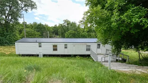 195 Sundale Ln, Norwich, OH 43767