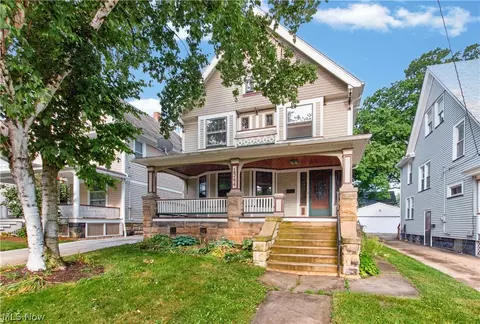 1344 Lakeland Ave, Lakewood, OH 44107