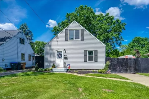 1930 18th St, Cuyahoga Falls, OH 44223