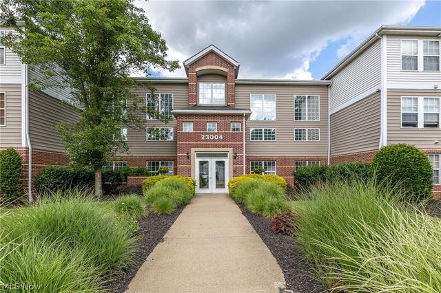 23004 Chandlers Ln #220, Olmsted Falls, OH 44138