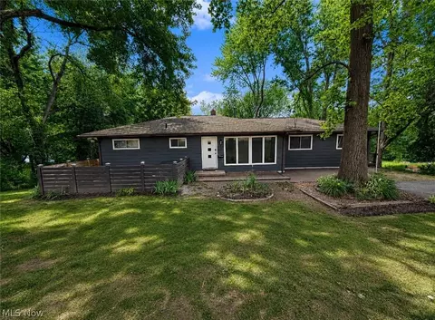 4328 Sunnybrook Rd, Kent, OH 44240