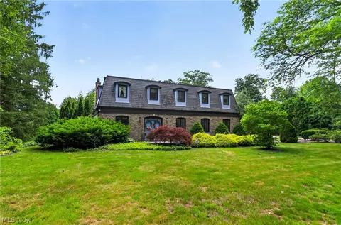 3875 Fairway Dr, Canfield, OH 44406