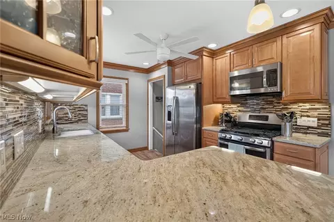 Kitchen - 455 Ewing Rd, Boardman, OH 44512 photo 2 of 4