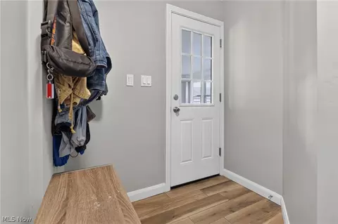 Entry Way - 455 Ewing Rd, Boardman, OH 44512 photo 4 of 5