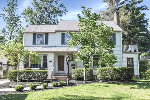 28302 W Oviatt Rd, Bay Village, OH 44140
