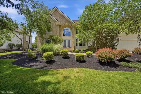 644 Clinton Ln, Highland Heights, OH 44143