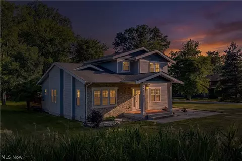 24376 Georgetown Rd, Richmond Heights, OH 44143