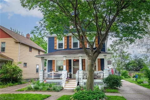 3287 W 17th St, Cleveland, OH 44109