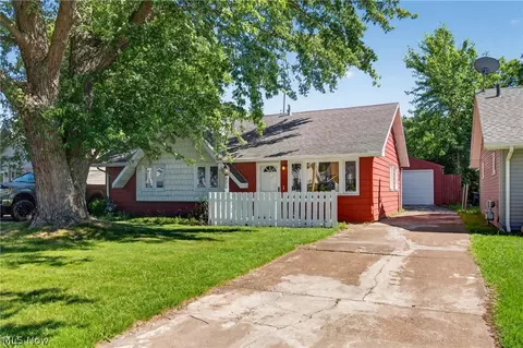 4272 Brockley Ave, Sheffield Lake, OH 44054