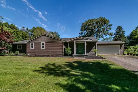 9365 Forsythe Ln, Mentor, OH 44060
