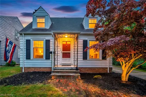 1307 Gordon Rd, Lyndhurst, OH 44124