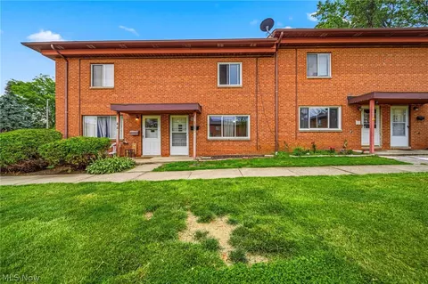 1694 Ridgewick Dr, Wickliffe, OH 44092